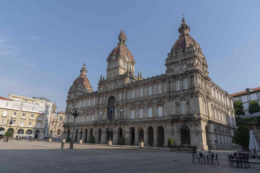 A Coruña 07 - plaza de María Pita - Ayuntamiento.jpg